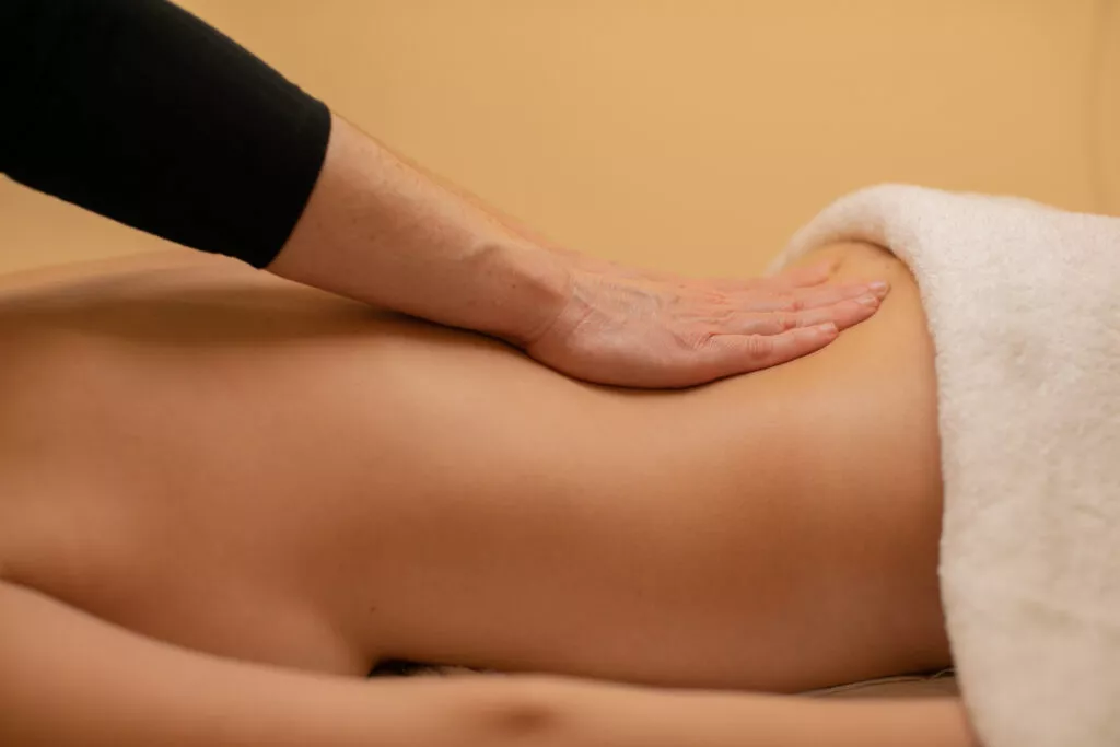 Massage corps et madérothérapie à Marseille : Beige Clinique spécialisée en médecine esthétique vous propose des massages corps et de la madérothérapie à Marseille