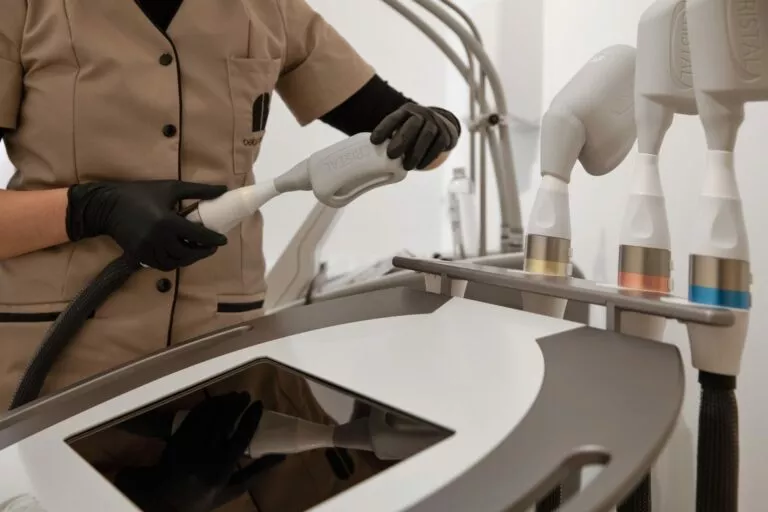 Préparez l’été avec Beige Clinique à Marseille : soins du corps, du visage et de l’esprit pour se sentir bien dans sa peau et rayonner en toute sérénité.