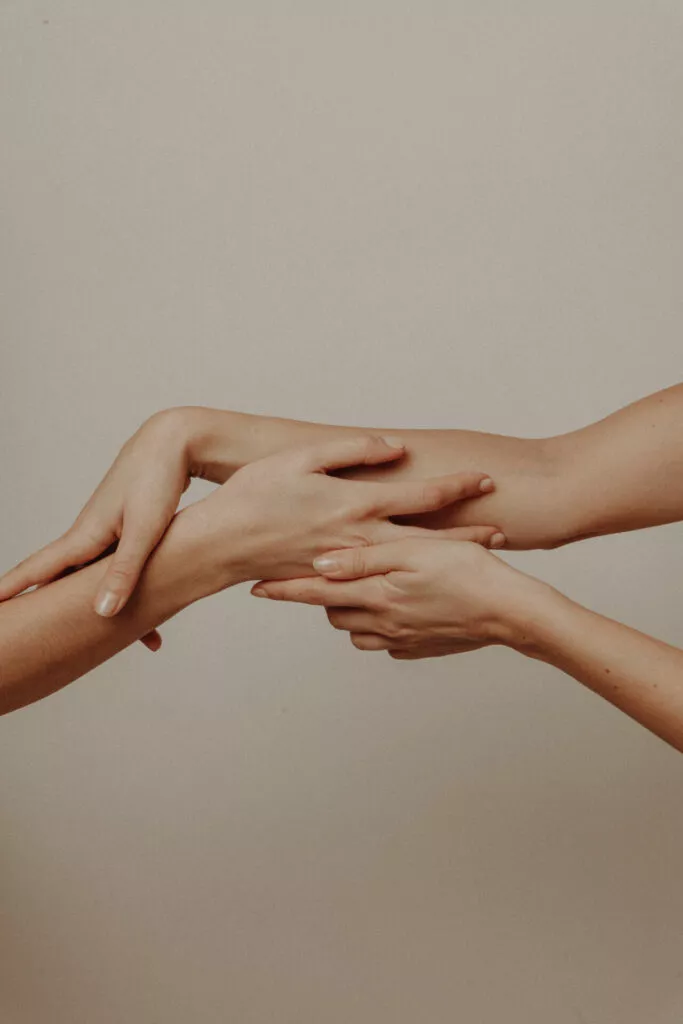 Préparez votre corps et votre peau à l’été grâce à la naturopathie chez Beige Clinique